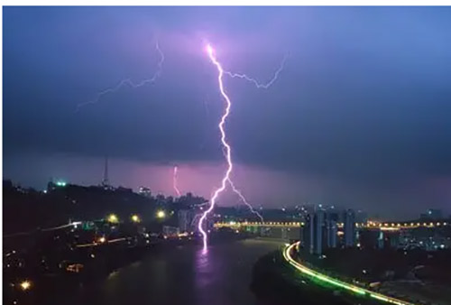 雷电的产生原理