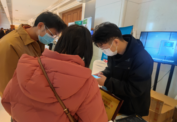 易造科技参加2022浙江省建筑电气年现场客户沟通